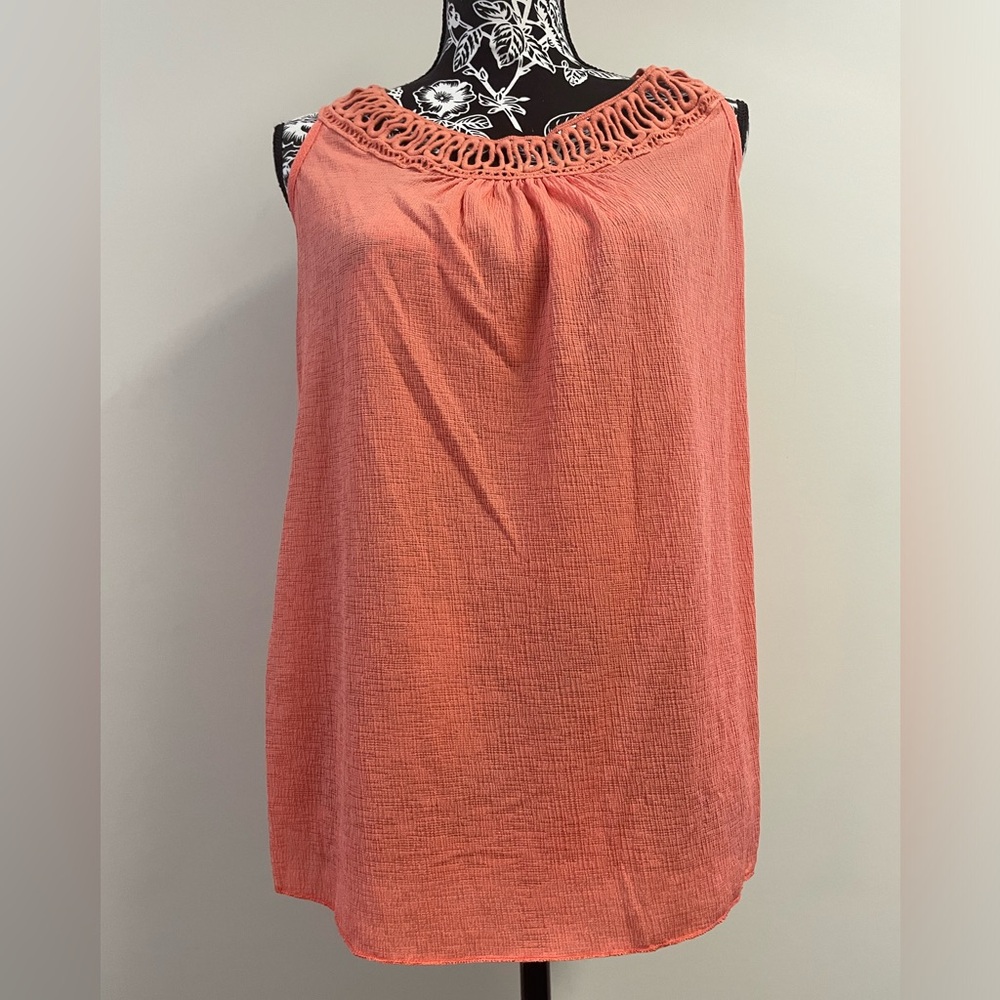 New Braided Fabric neckline Tank Top Size: Small